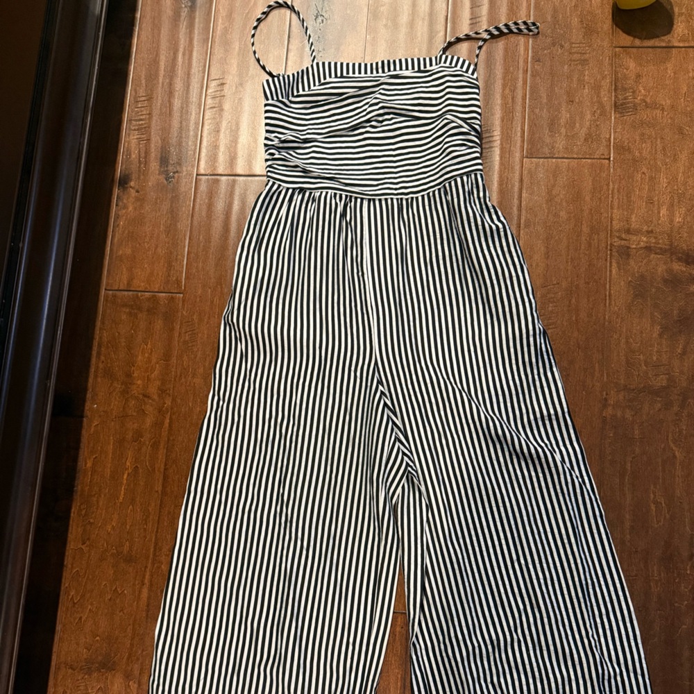 Cupshe wide leg jumpsuit. NWT